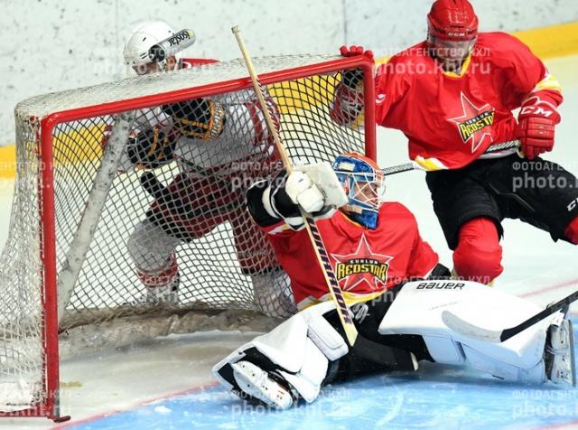 Photo hockey KHL : Le Redstar reste blanc - KHL - Kontinental Hockey League
