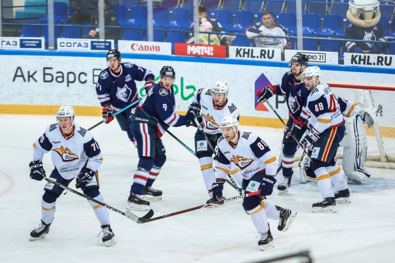 Photo hockey KHL : Le Renard et le Loup - KHL - Kontinental Hockey League
