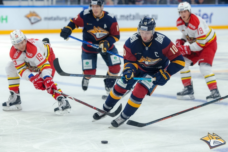 Photo hockey KHL : Le Renard rebondit - KHL - Kontinental Hockey League