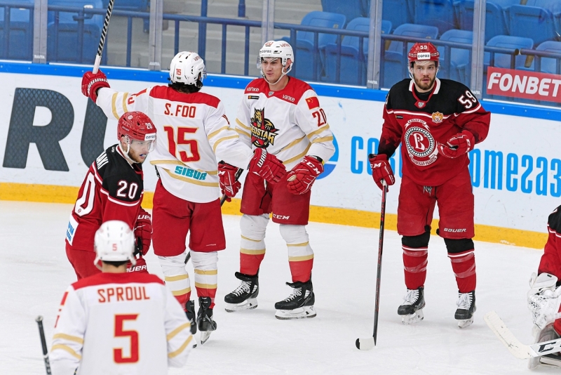 Photo hockey KHL : Le sourire du dragon - KHL - Kontinental Hockey League