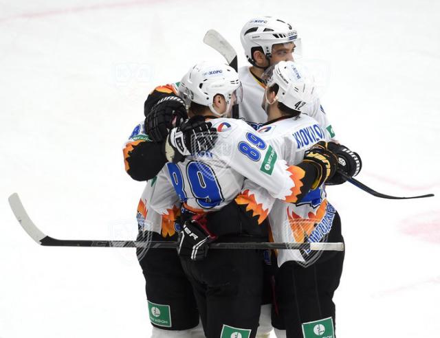 Photo hockey KHL : Le suspense demeure jusqu Photo hockey KHL : Le suspense demeure jusqu