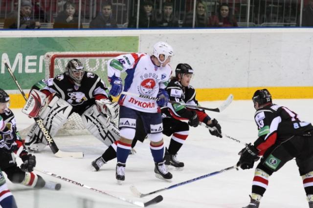 Photo hockey KHL : Le Torpedo  vive allure - KHL - Kontinental Hockey League
