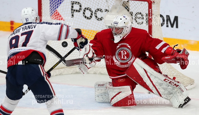 Photo hockey KHL : Les locaux difficilement - KHL - Kontinental Hockey League