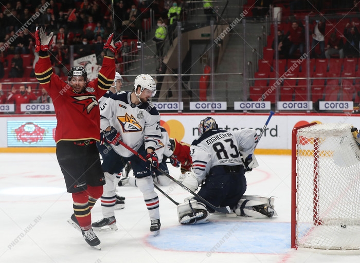 Photo hockey KHL : Les locaux se reprennent - KHL - Kontinental Hockey League