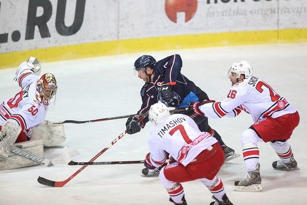 Photo hockey KHL : Les Ours renverss - KHL - Kontinental Hockey League