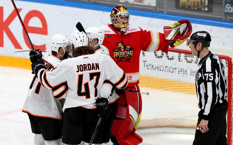 Photo hockey KHL : On cogne sur le patron - KHL - Kontinental Hockey League