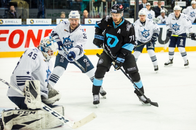 Photo hockey KHL : Patiemment mais srement - KHL - Kontinental Hockey League