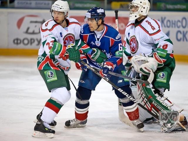 Photo hockey KHL : Quand les gros bras s