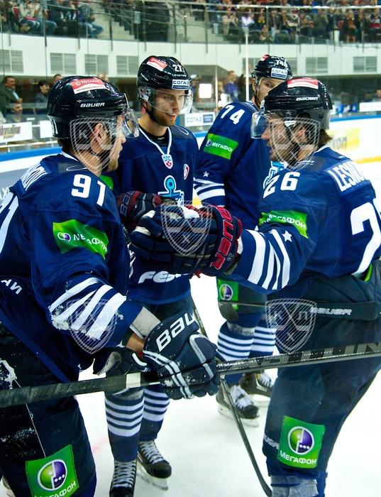 Photo hockey KHL : Rien ne vaut son chez soi - KHL - Kontinental Hockey League Photo hockey KHL : Rien ne vaut son chez soi - KHL - Kontinental Hockey League