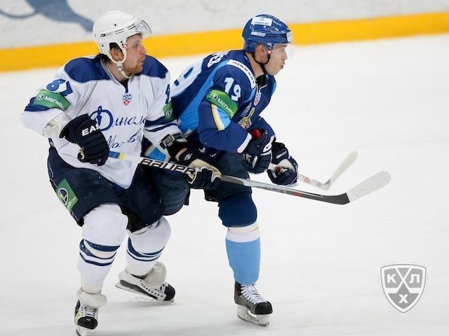 Photo hockey KHL : Stopp en pleine course ! - KHL - Kontinental Hockey League