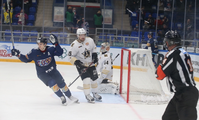 Photo hockey KHL : Tombe la neige - KHL - Kontinental Hockey League