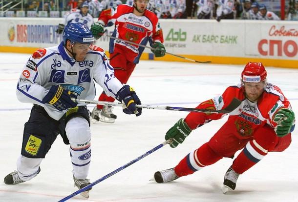 Photo hockey KHL : Tverdovsky tait le plus fort - KHL - Kontinental Hockey League