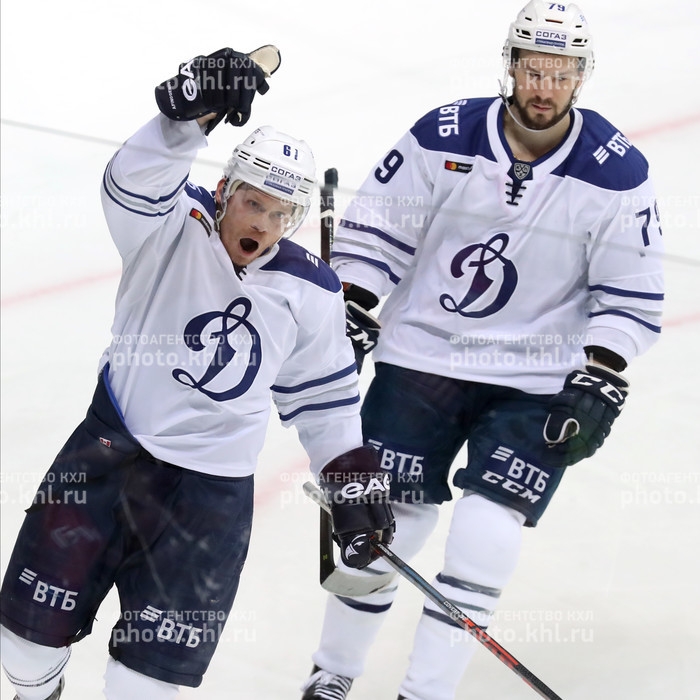 Photo hockey KHL : Un bon gros coup - KHL - Kontinental Hockey League