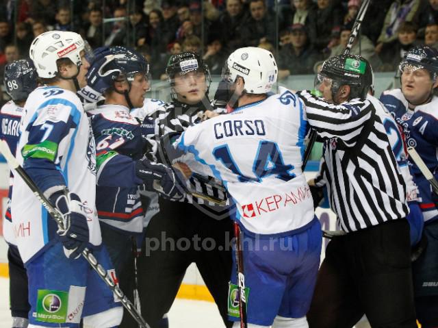 Photo hockey KHL : Un pas dcisif ? - KHL - Kontinental Hockey League