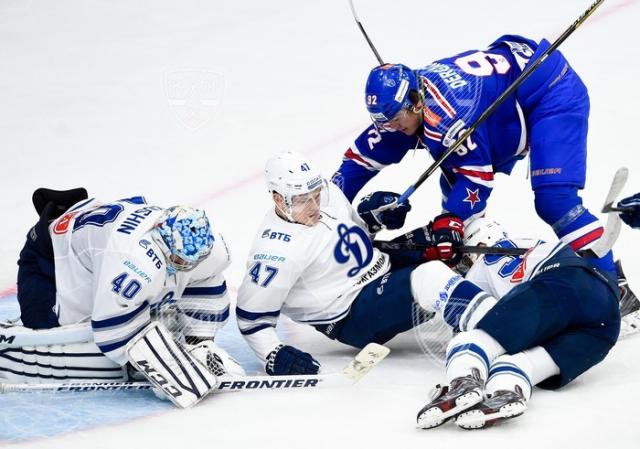 Photo hockey KHL : Un vieil ennemi - KHL - Kontinental Hockey League