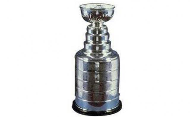 Photo hockey La coupe Stanley en Europe - NHL : National Hockey League - AHL