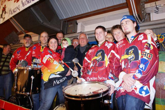 Photo hockey Les Pingouins font des cadeaux - Ligue Magnus : Morzine-Avoriaz (Les Pingouins) Photo hockey Les Pingouins font des cadeaux - Ligue Magnus : Morzine-Avoriaz (Les Pingouins)