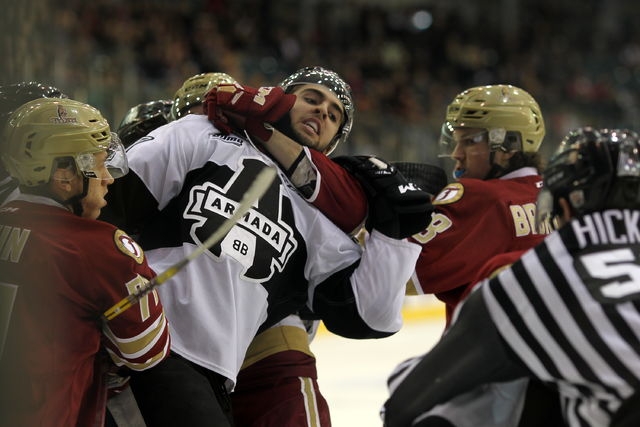 Photo hockey LHJMQ : Le Titan passe devant lArmada - LHJMQ - Ligue de Hockey Junior Majeur du Qubec