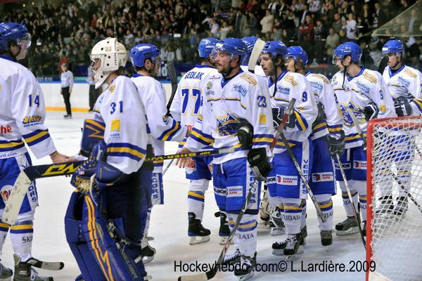 Photo hockey LM : deux canadiens  Villard - Ligue Magnus : Villard-de-Lans (Les Ours)
