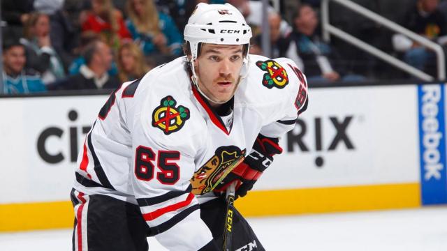 Photo hockey NHL : Andrew Shaw suspendu un match. - NHL : National Hockey League - AHL