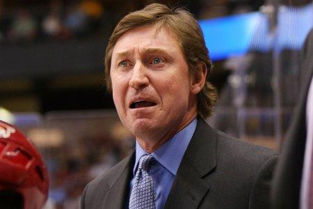 Photo hockey NHL : Gretzky rend les armes - NHL : National Hockey League - AHL