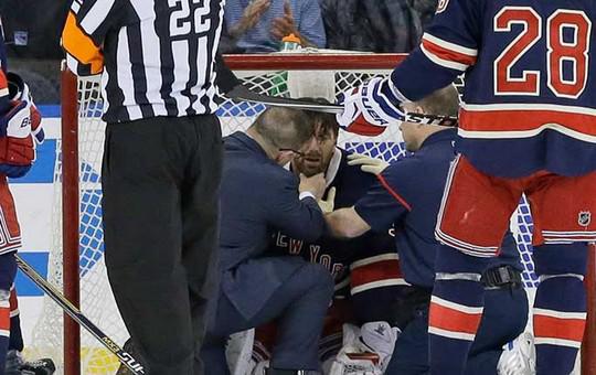 Photo hockey NHL : Lundqvist absent un mois - NHL : National Hockey League - AHL
