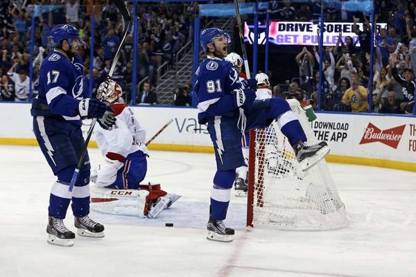 Photo hockey NHL : Tampa Bay limine Montral - NHL : National Hockey League - AHL