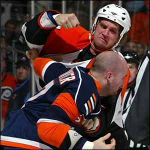 Photo hockey NHL: Derian Hatcher raccroche les patins - NHL : National Hockey League - AHL