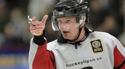 Photo hockey NHL: premier arbitre europen - NHL : National Hockey League - AHL