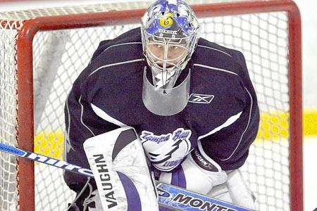 Photo hockey NHL:Le leader chute - NHL : National Hockey League - AHL