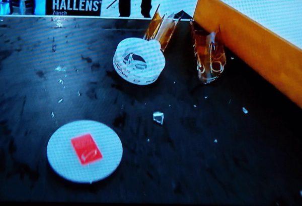 Photo hockey NLA : La Coupe brise - Suisse - Divers