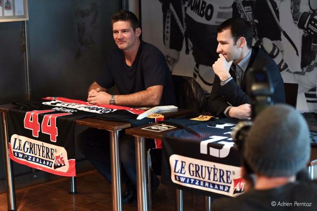 Photo hockey NLA: Confrence pour les #13 et #44  - Suisse - National League : Fribourg (Fribourg-Gottron)