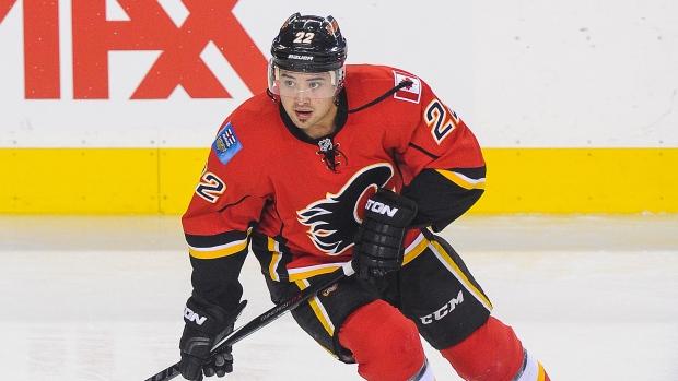 Photo hockey NLA: Devin Setoguchi signe au HC Davos - Suisse - Divers : Davos (HC Davos)