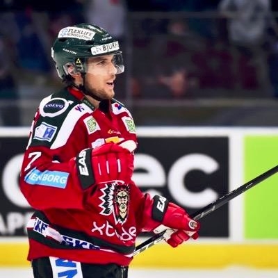 Photo hockey NLA: Henrik Tömmernes signe en Suisse - Suisse - National League : Genève (Genève-Servette HC)