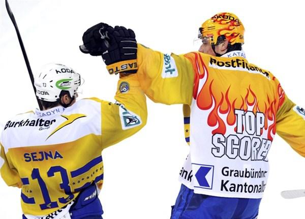 Photo hockey NLA: Le HC Davos en patron - Suisse - Divers