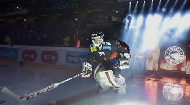 Photo hockey NLA: Le maillot de Bhrer retir - Suisse - National League : Bern (SC Bern)