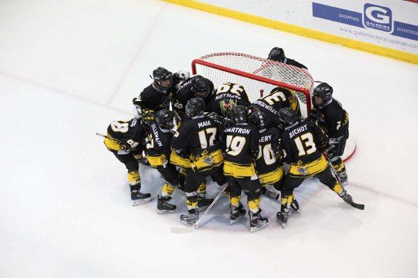 Photo hockey Rsultat du 19-02 :Tournoi Pee-Wee  - Hockey Mineur