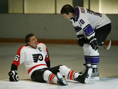Photo hockey Srie TV: Luc Robitaille dans Bones - Autour du hockey