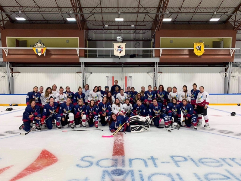 Photo hockey St Pierre-et-Miquelon: le Hockey Fminin en forme ! - Hockey Loisir