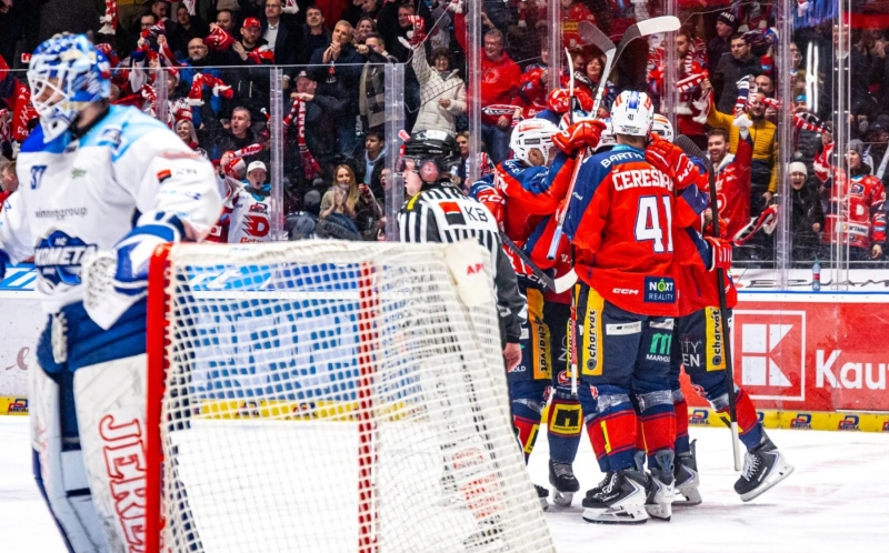 Photo hockey TELH : A la poursuite de la t�te - TELH - Tipsport Extraliga Ledn�ho Hokeje