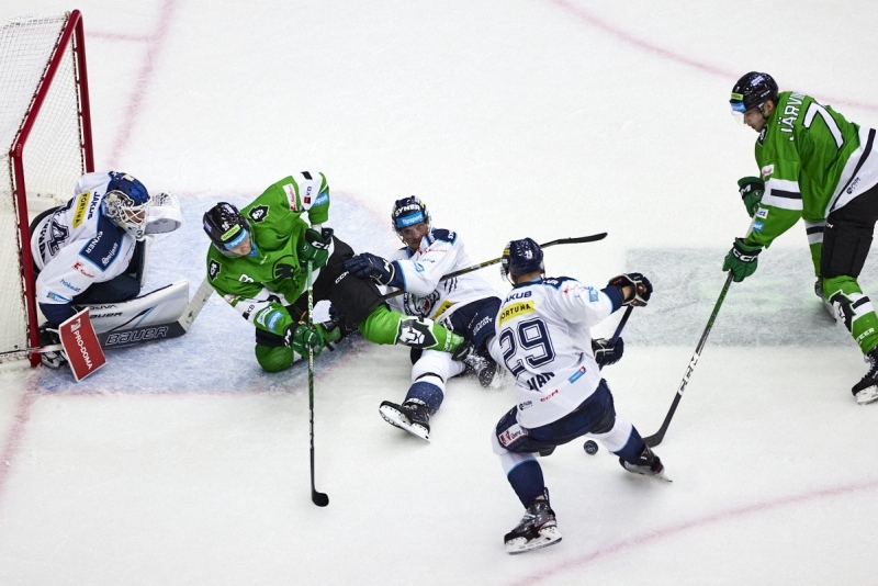 Photo hockey TELH : Départ sur les chapeaux de roues - TELH - Tipsport Extraliga Ledního Hokeje