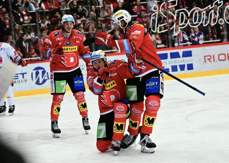 Photo hockey TELH : Jouer  se faire peur - TELH - Tipsport Extraliga Lednho Hokeje