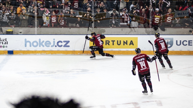 Photo hockey TELH : Jusqu