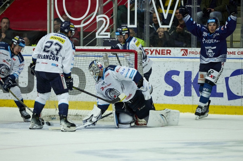 Photo hockey TELH : La course se resserre - TELH - Tipsport Extraliga Ledního Hokeje Photo hockey TELH : La course se resserre - TELH - Tipsport Extraliga Ledního Hokeje