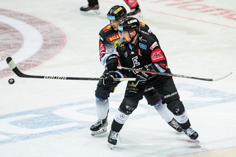 Photo hockey TELH : Renversement - TELH - Tipsport Extraliga Ledního Hokeje