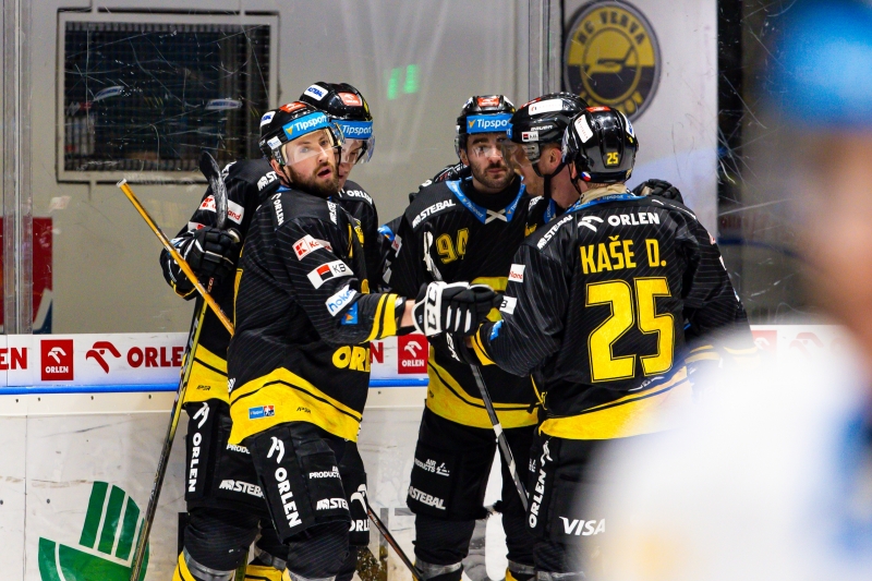 Photo hockey TELH : Retournement - TELH - Tipsport Extraliga Lednho Hokeje