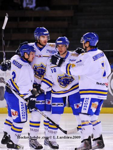 Photo hockey Thibaut Sage-Vallier out - Ligue Magnus : Villard-de-Lans (Les Ours)
