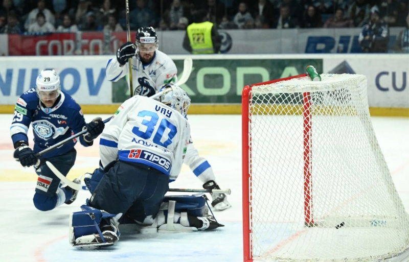 Photo hockey Tipos Extraliga : Un revient, l