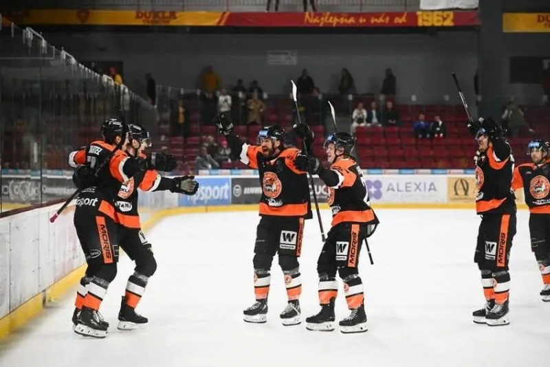 Photo hockey Tipsport Liga : Ne pas regarder en bas - Tipsport Liga