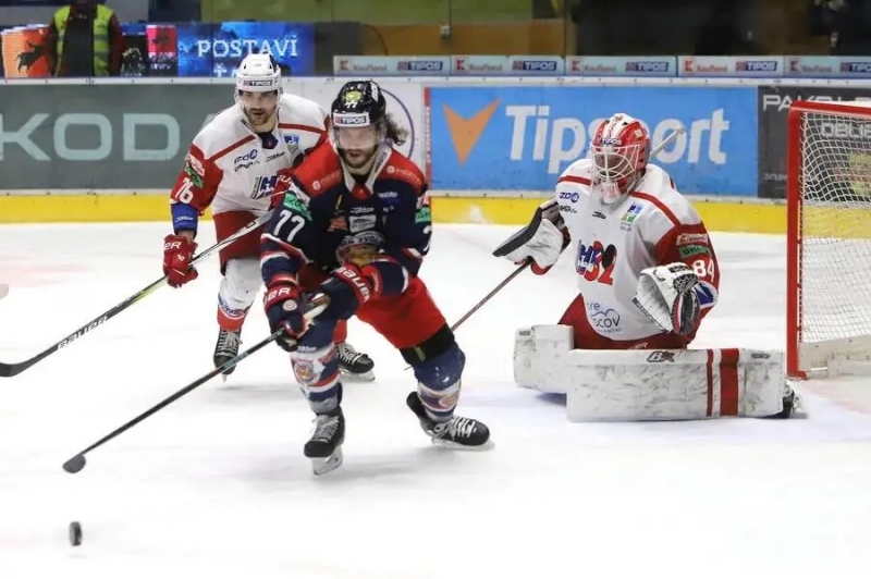 Photo hockey Tipsport Liga : Serr�s et disput�s - Tipsport Liga